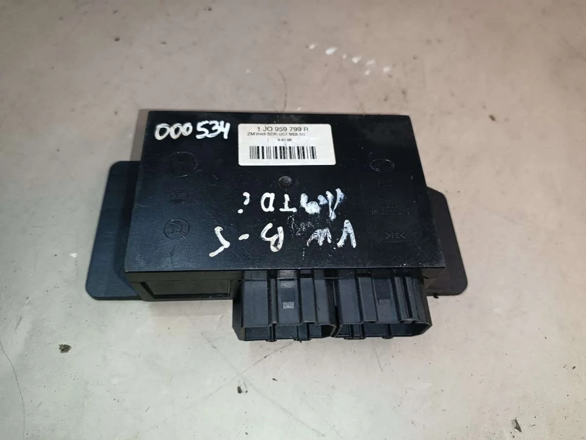 Блок комфорта 1J0959799R Volkswagen Passat B5 1.9 Дизель