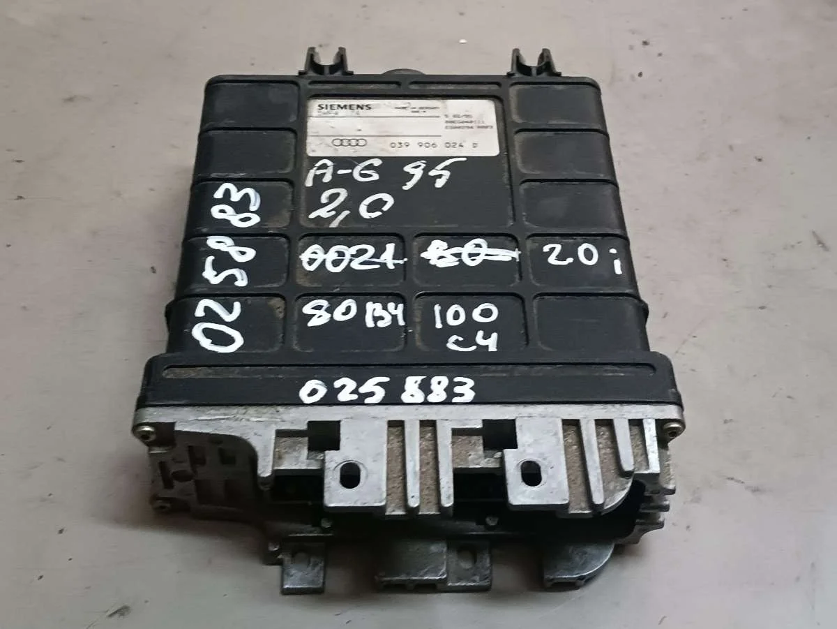 Блок управления двигателем 039906024D Audi 80 B3 2.0 Бензин