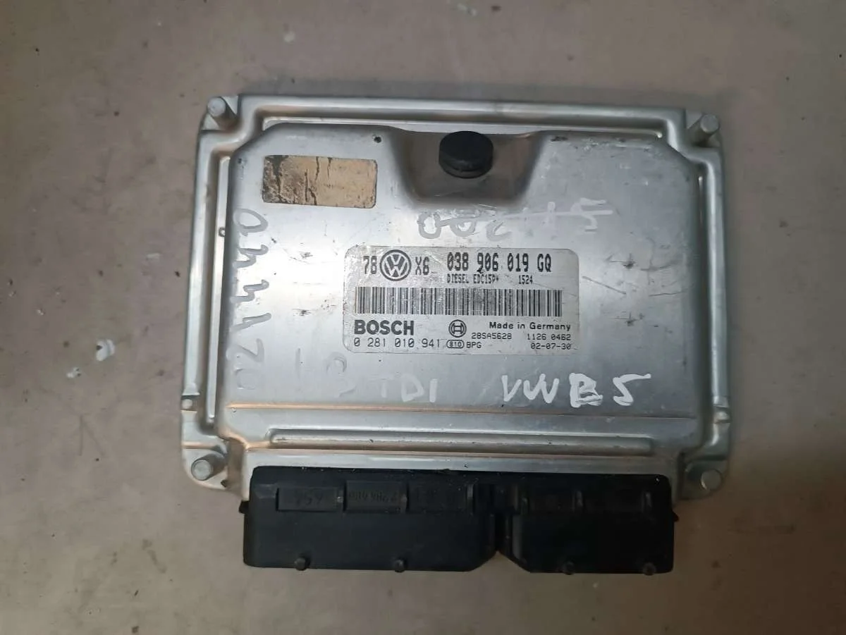 Блок управления двигателем 038906019GQ Volkswagen Passat B5 0