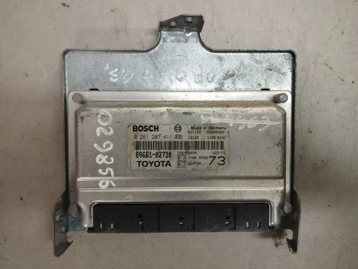 Блок управления двигателем 0261207411 Toyota Corolla E120 1.4 Бензин