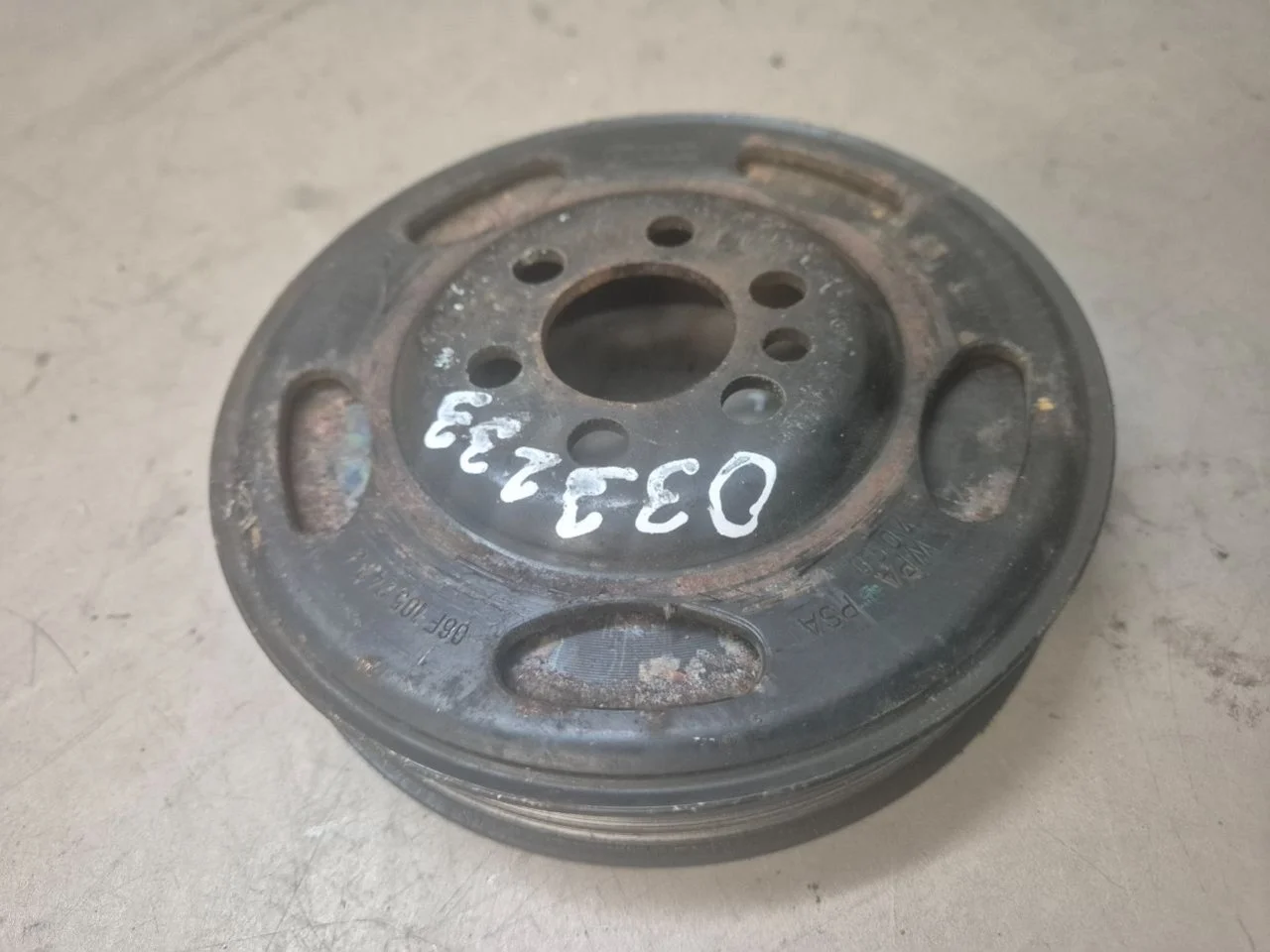 Шкив коленвала 06F105243J Volkswagen Passat B6 2.0 Бензин