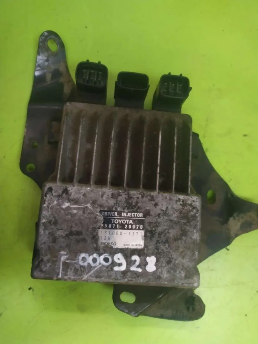 Блок управления форсунками  8987120070 Lexus IS 2 2.2 Дизель