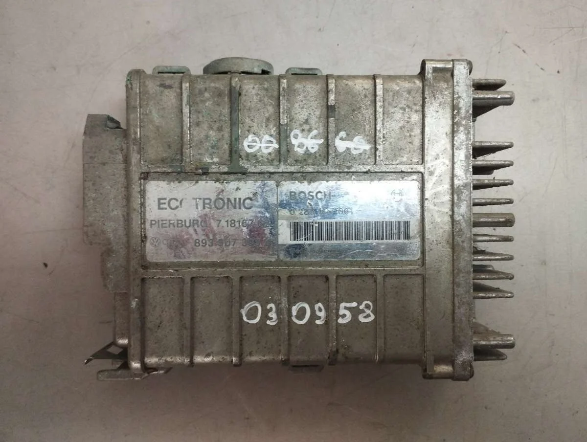 Блок управления двигателем  893907383B Volkswagen Golf 2 1.6 Бензин