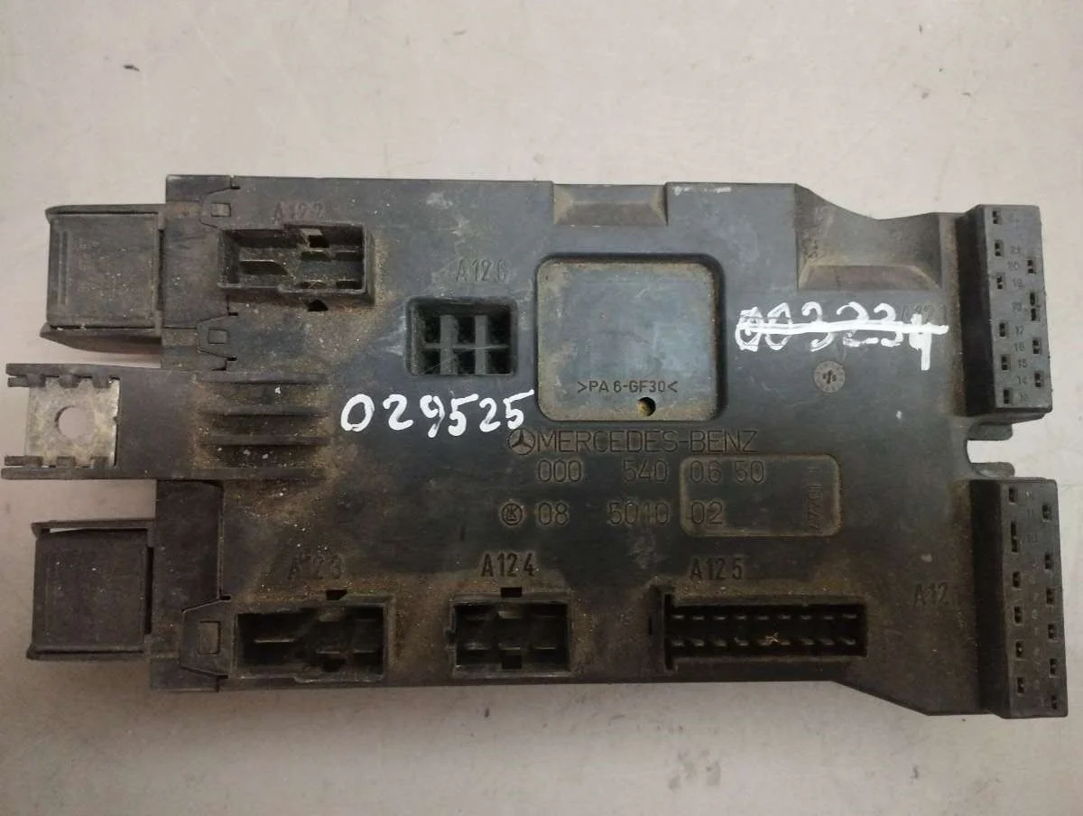 Блок предохранителей 0005400650 Mercedes-Benz Vito W638 0