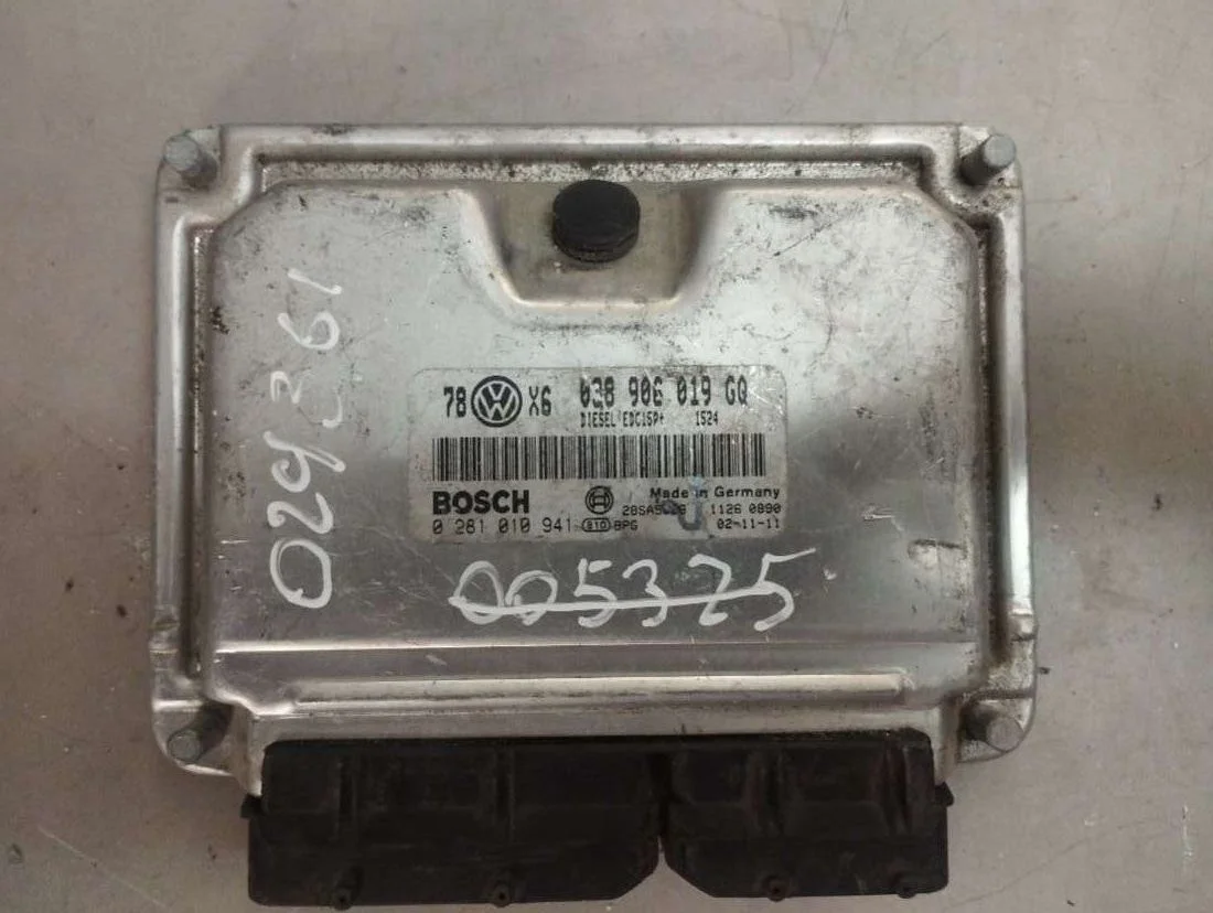 Блок управления двигателем 038906019GQ Volkswagen Passat B5 1.9 Дизель