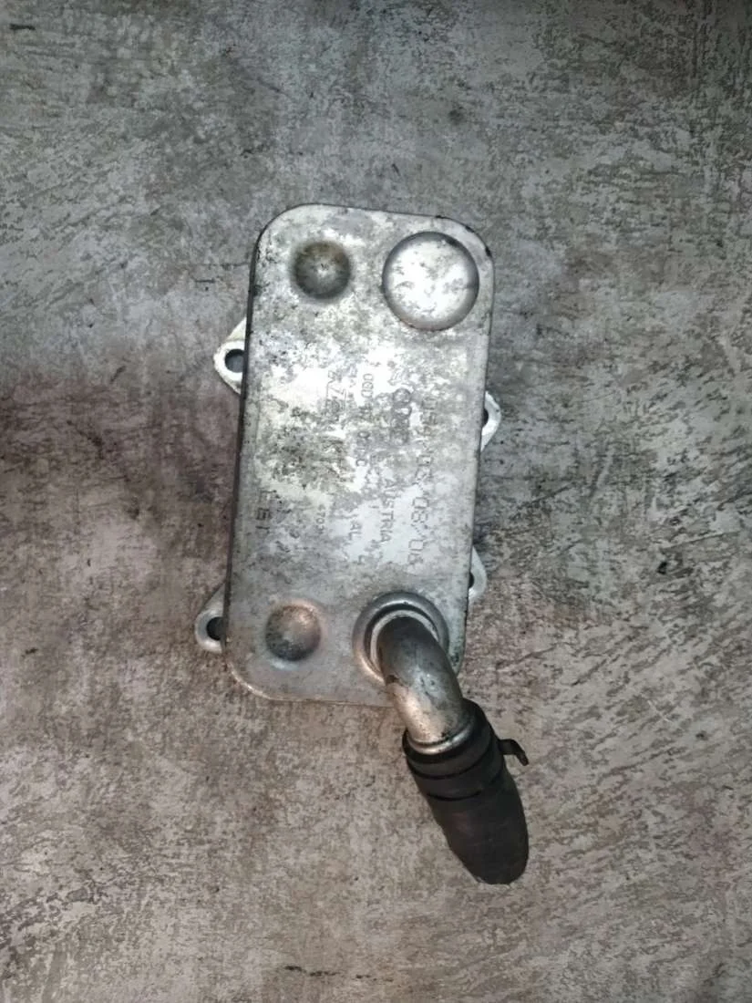 Теплообменник масляного фильтра 06D117021C Audi A3 8P (S3,RS3) 2.0 Бензин