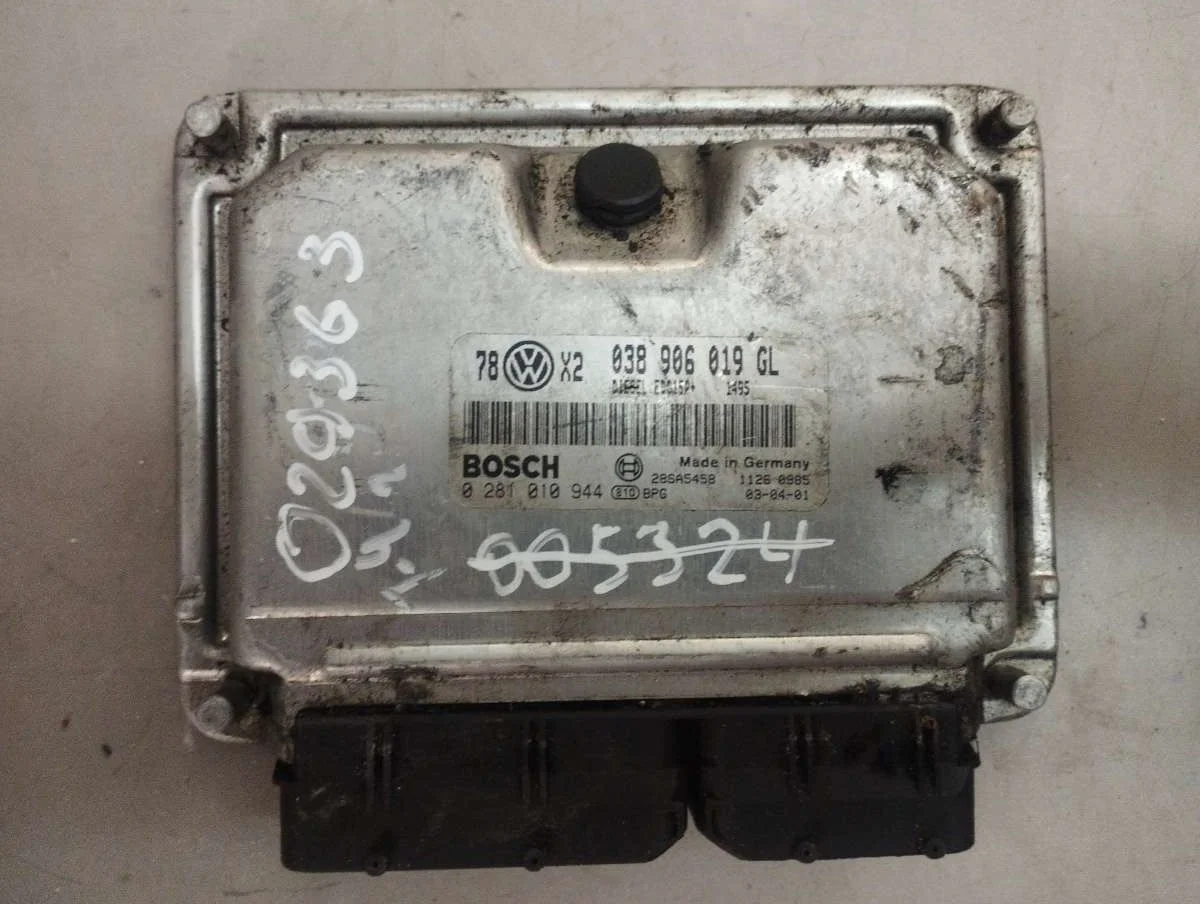 Блок управления двигателем 038906019GL Volkswagen Passat B5 1.9 Дизель