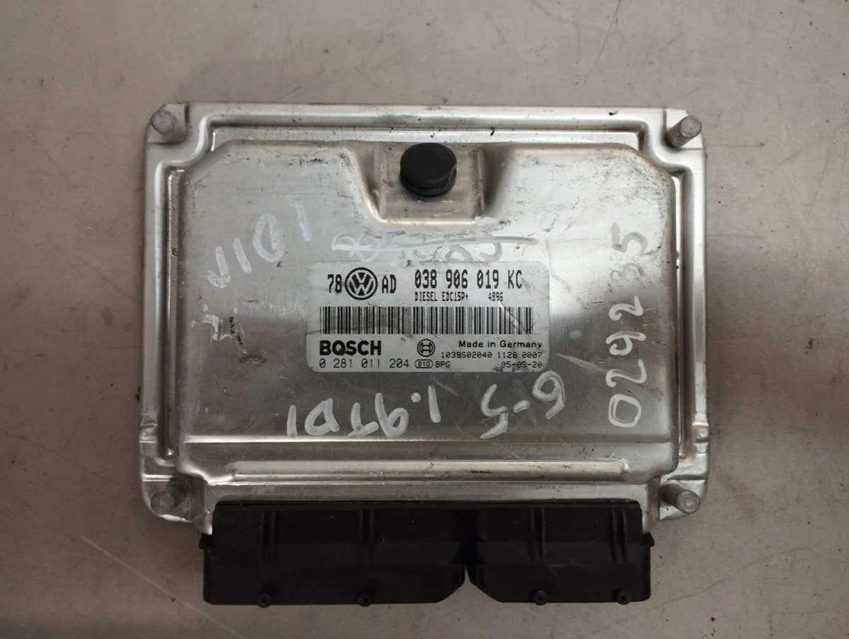 Блок управления двигателем 0281011204 Volkswagen Passat B5 1.9 Дизель