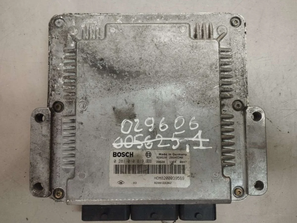 Блок управления двигателем 8200039569 Renault Scenic 1 1.9 Дизель