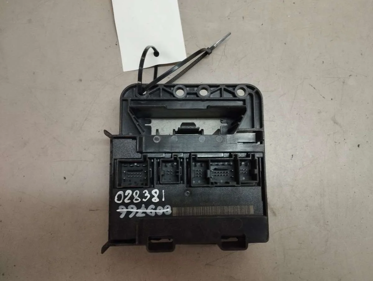 Блок комфорта 1K0959433AK Volkswagen Caddy 3 0