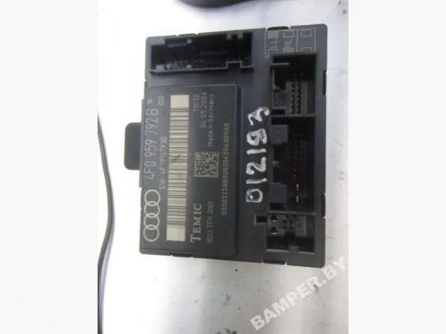 Блок управления дверьми 4F0959792B Audi A6 2.4 Бензин