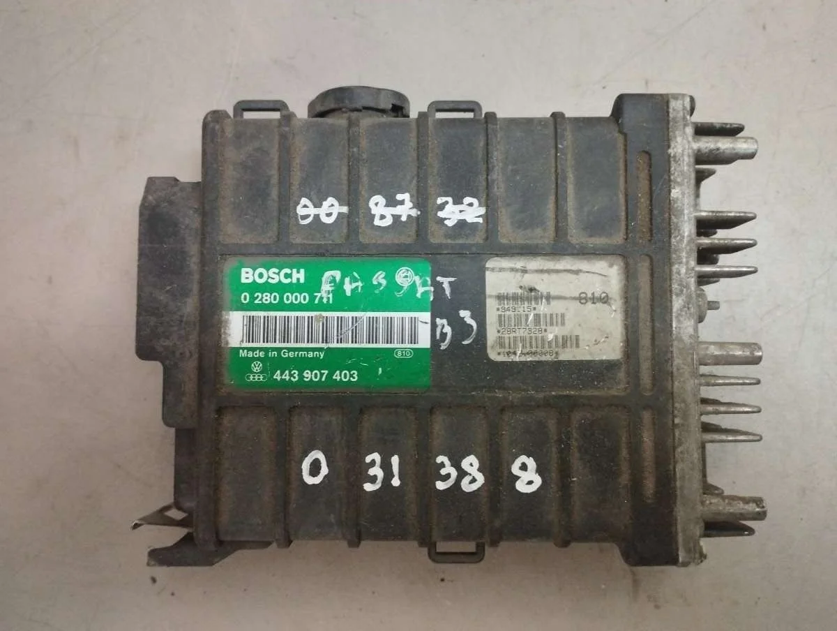 Блок управления двигателем 0280000711 Volkswagen Passat B3 0