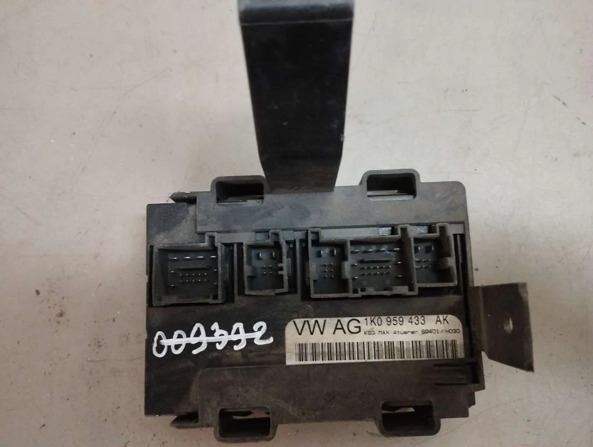 Блок комфорта 1K0959433AK Skoda Octavia A5 1.9 Дизель