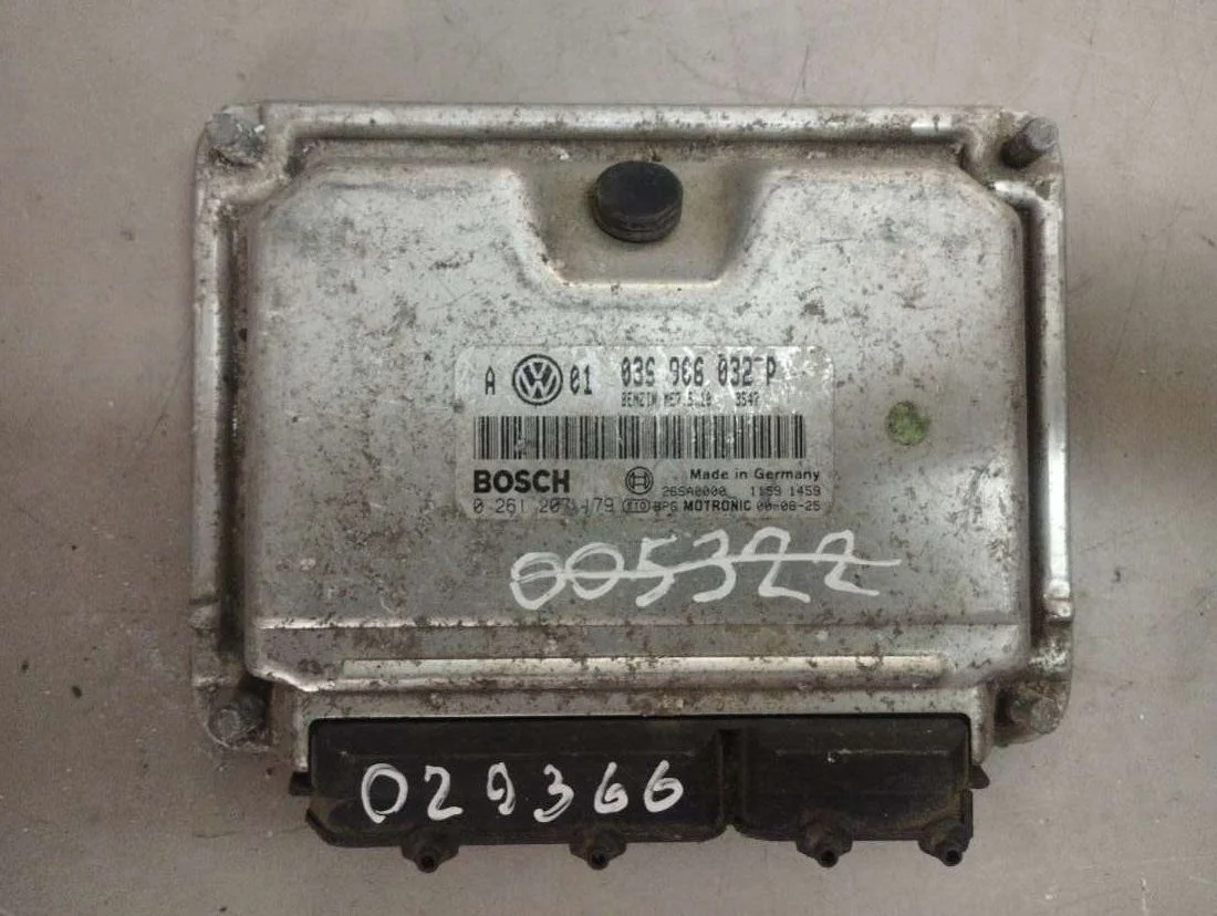 Блок управления двигателем 0261207179 Volkswagen Golf 4 1.4 Бензин