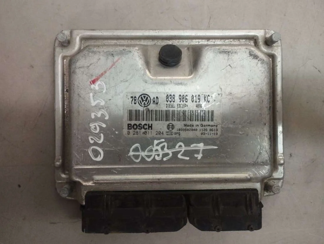 Блок управления двигателем 0281011204 Volkswagen Passat B5 1.9 Дизель