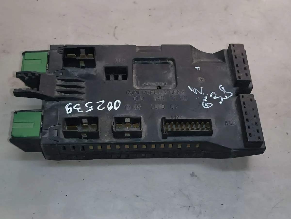 Блок реле 0005400650 Mercedes-Benz Sprinter W901-905 0 Дизель