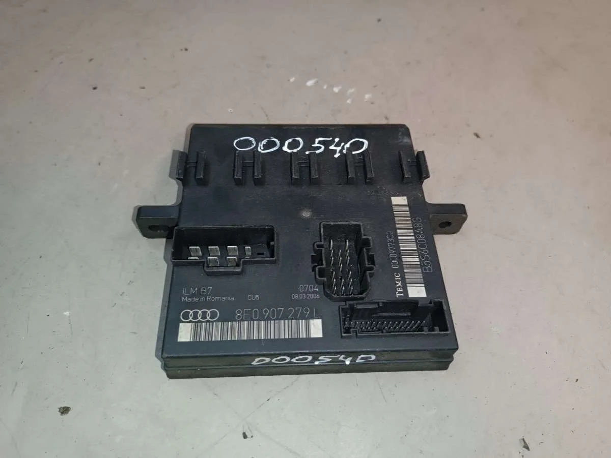 Блок бортовой сети 8E0907279L Audi A4 B7 (S4,RS4) 3.2 Бензин