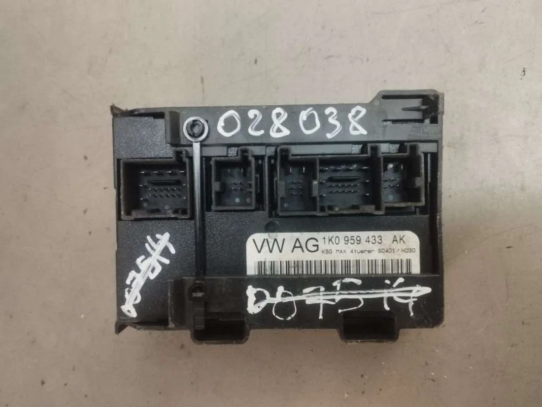 Блок комфорта 1K0959433AK Volkswagen Caddy 3 0