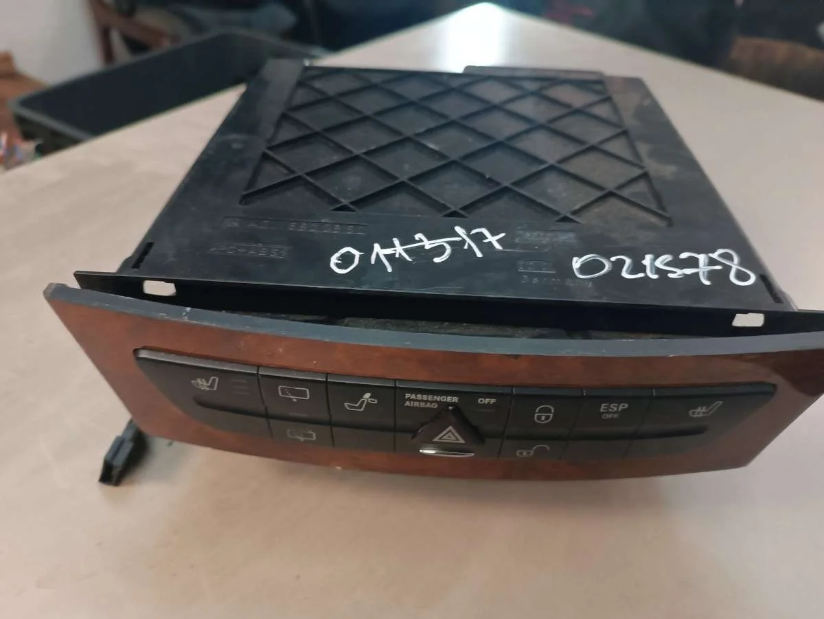 Блок кнопок A2116800552 Mercedes-Benz E W211 0