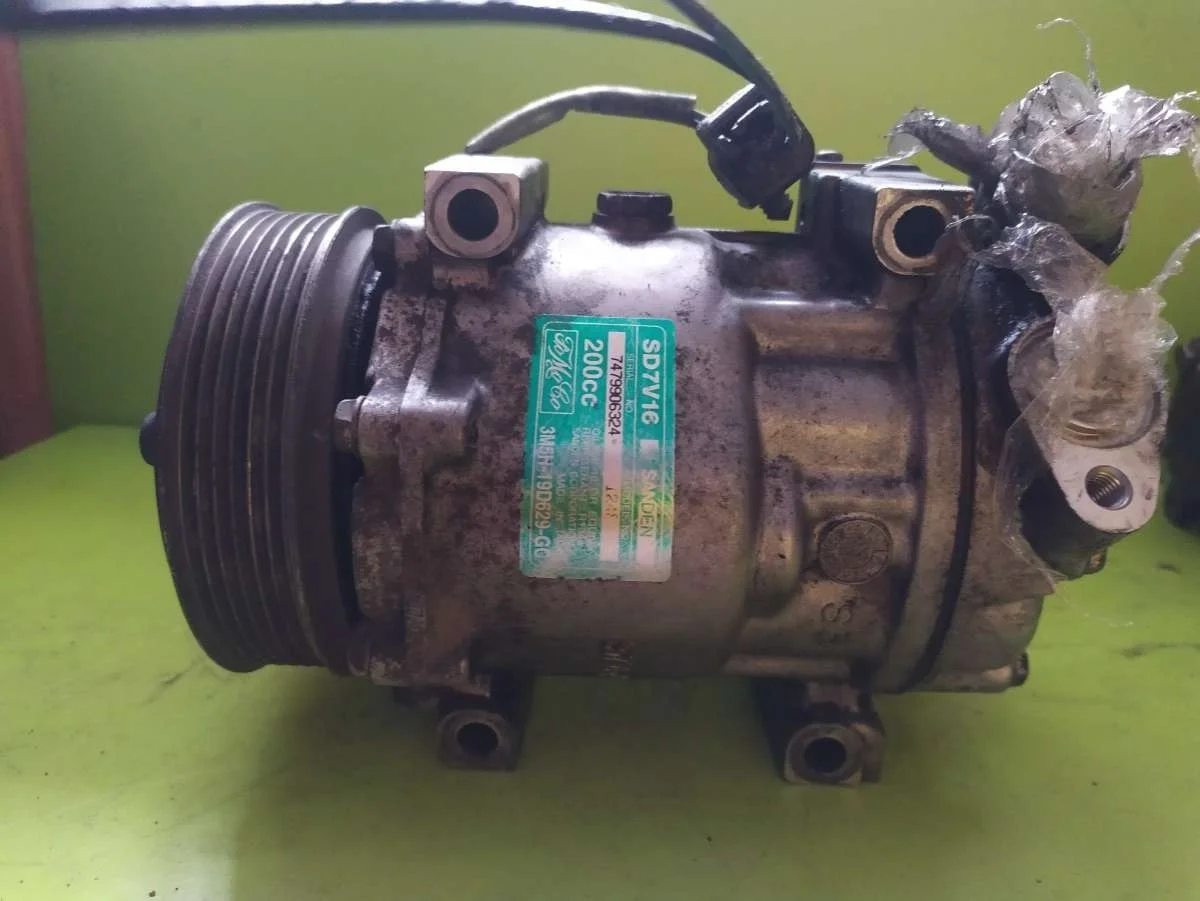 Компрессор кондиционера 3M5H19D629GC Ford C-max 1 1.6 Дизель