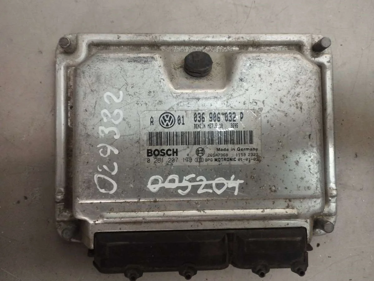 Блок управления двигателем 0261207179 Volkswagen Golf 4 1.4 Бензин