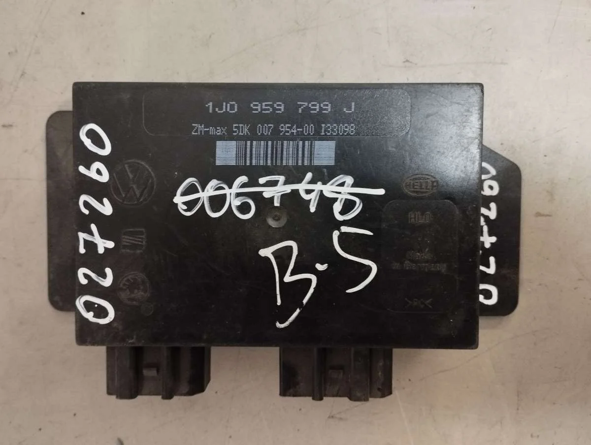 Блок комфорта 1J0959799J Volkswagen Passat B5 1.8 Бензин