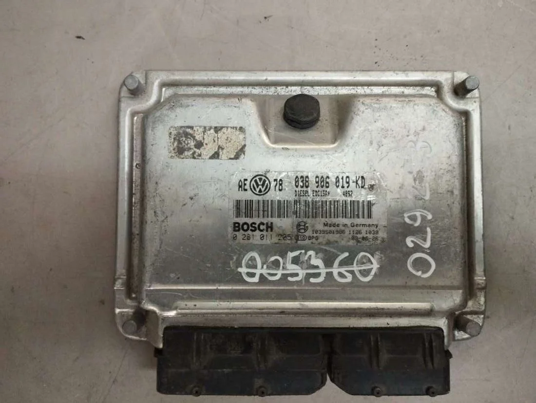 Блок управления двигателем 038906019KD Volkswagen Passat B5 1.9 Дизель