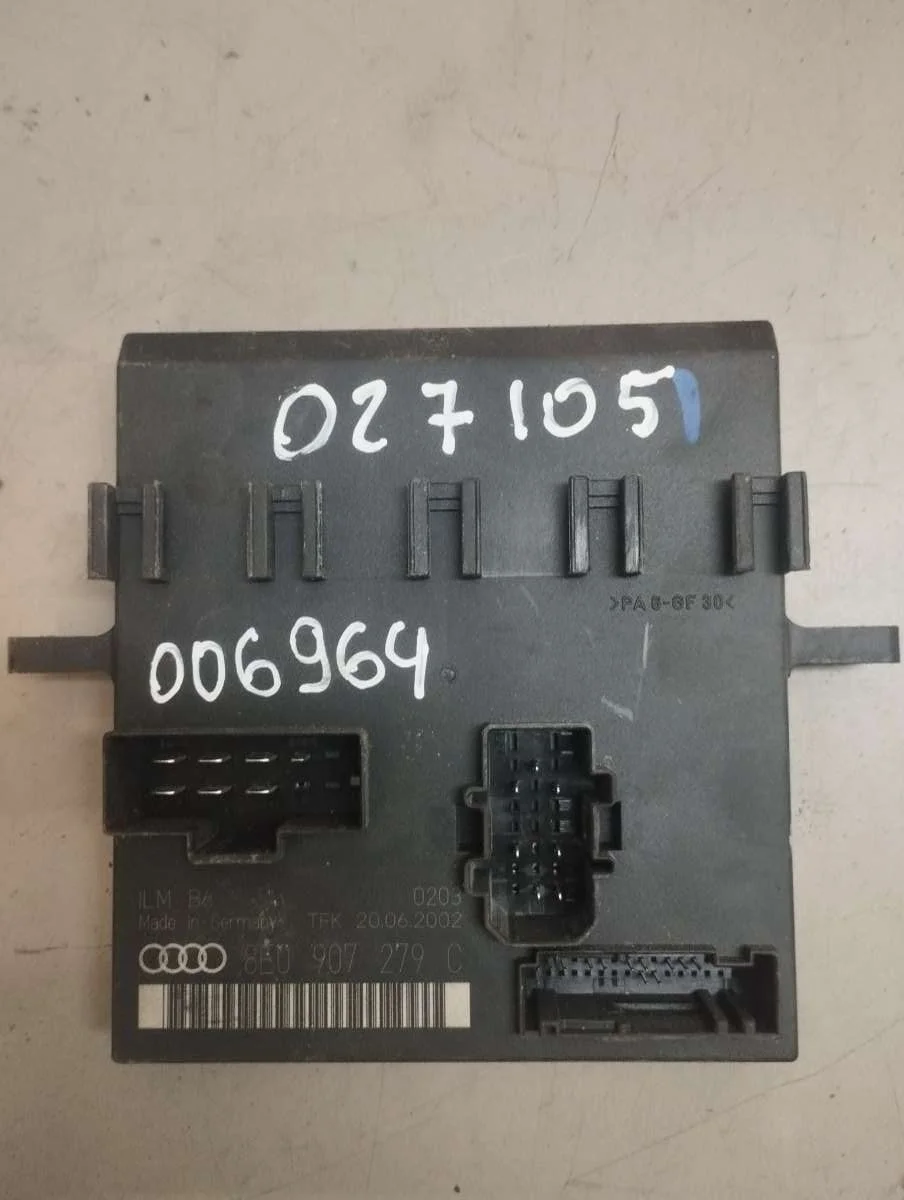 Блок комфорта 8E0907279C Audi A4 B6 1.8 Бензин