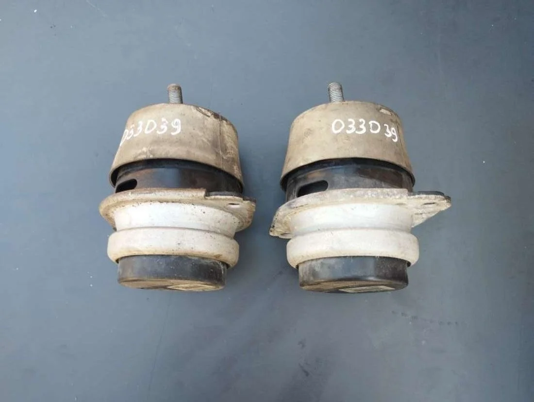 Подушка двигателя 7L8199131A Audi Q7 4L 3.0 Дизель