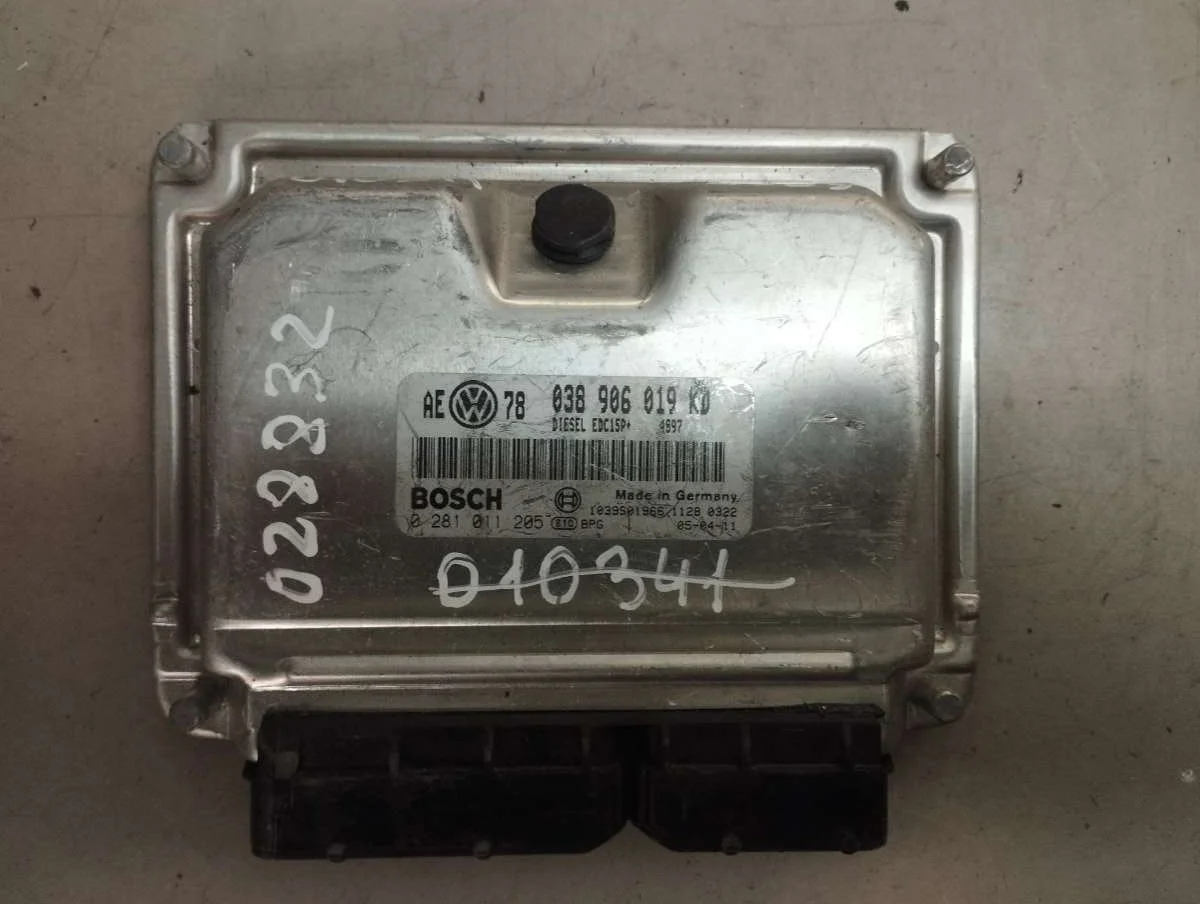 Блок управления двигателем 038906019KD Volkswagen Passat B5 1.9 Дизель