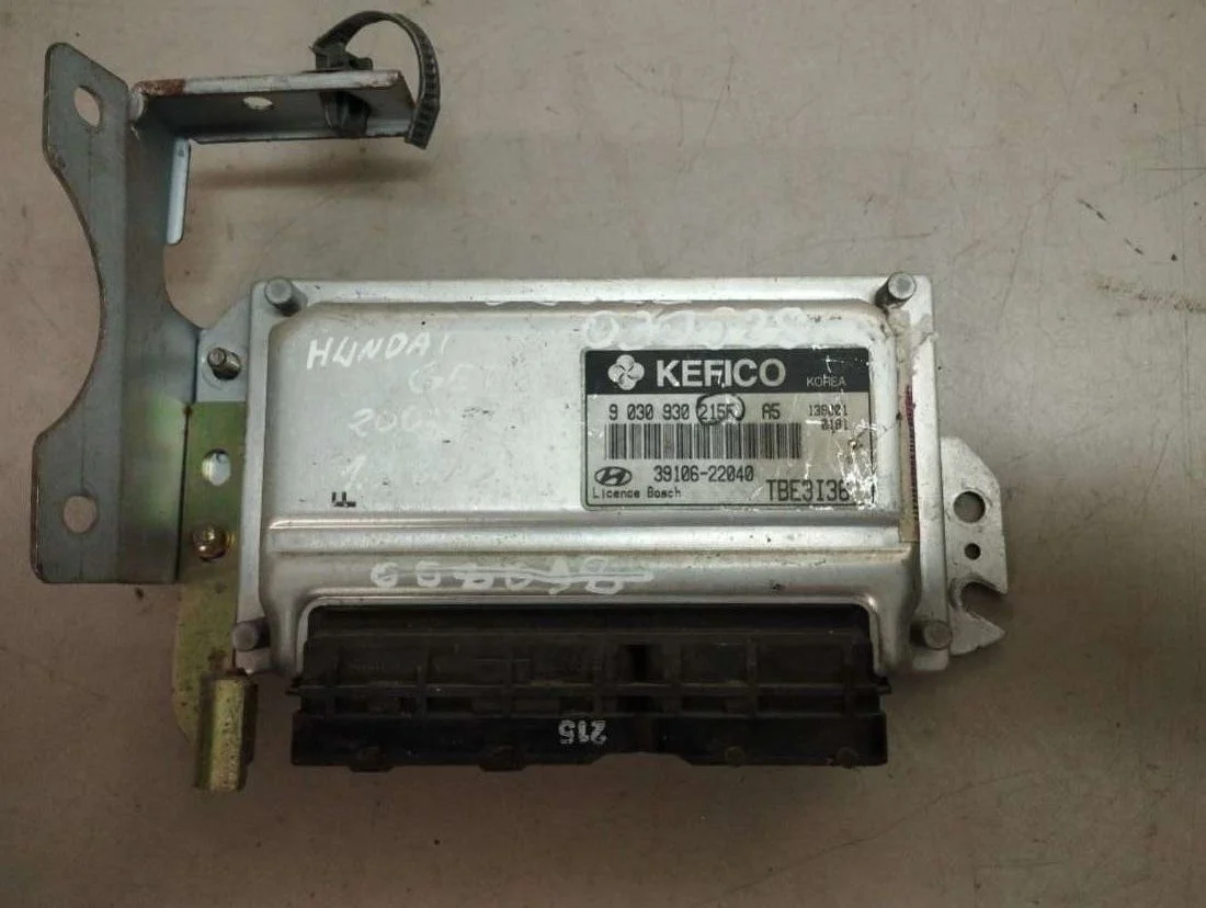 Блок управления двигателем 9030930215F Hyundai Getz 1.3 Бензин