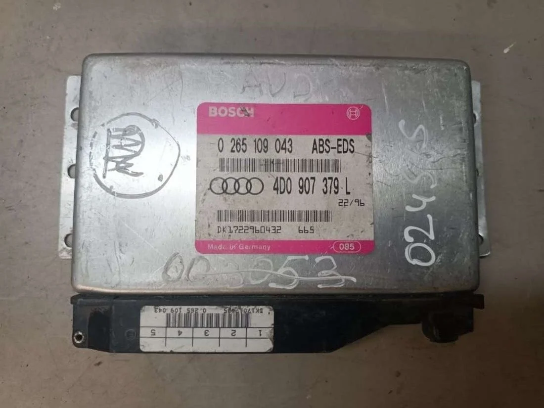 Блок управления ABS 4D0907379L Audi A8 D2 (S8) 0