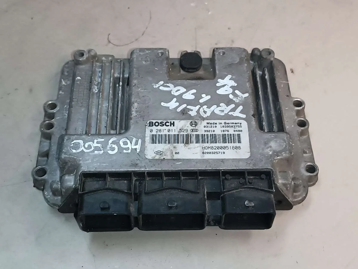 Блок управления двигателем 0281011529 Renault Trafic 2 1.9 Дизель