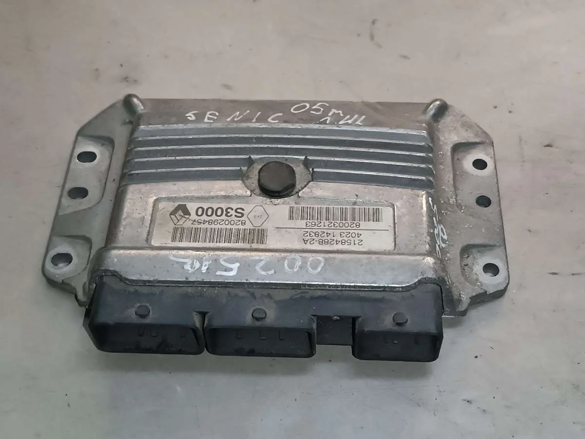 Блок управления двигателем 8200298457 Renault Scenic 1 1.6 Бензин