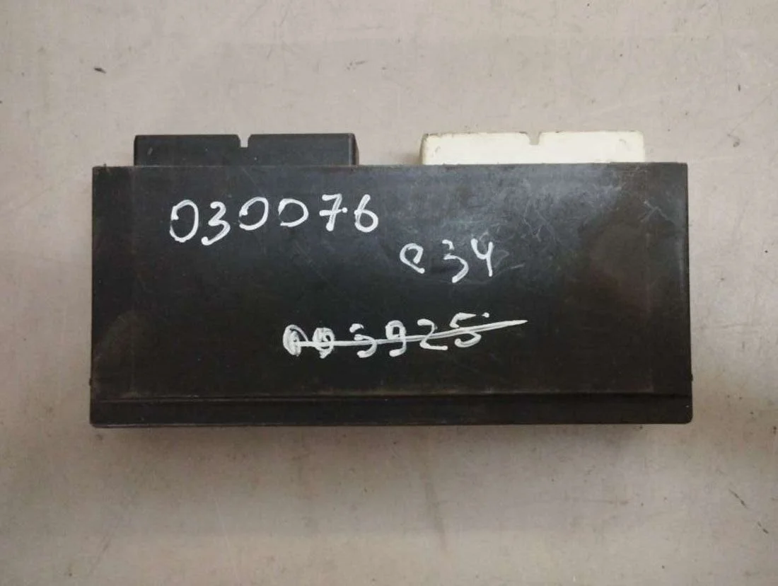 Блок комфорта 61351384331 BMW 5 E34 0