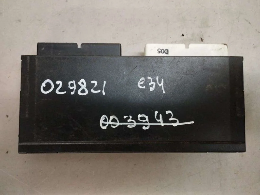 Блок комфорта 61351384331 BMW 5 E34 0