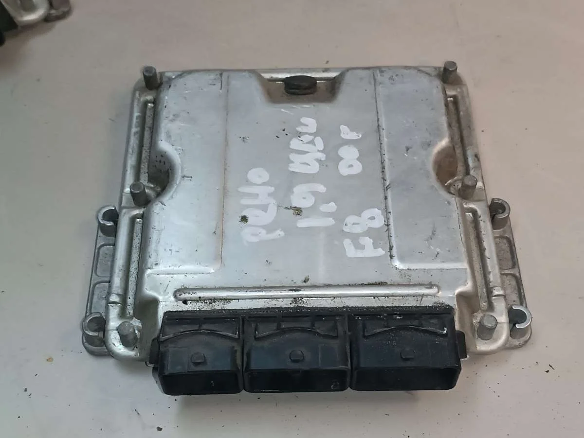 Блок управления двигателем 0281010819 Renault Scenic 1 1.9 Дизель