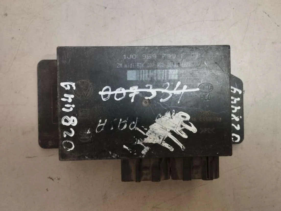 Блок комфорта 1J0959799F Volkswagen Golf 4 0