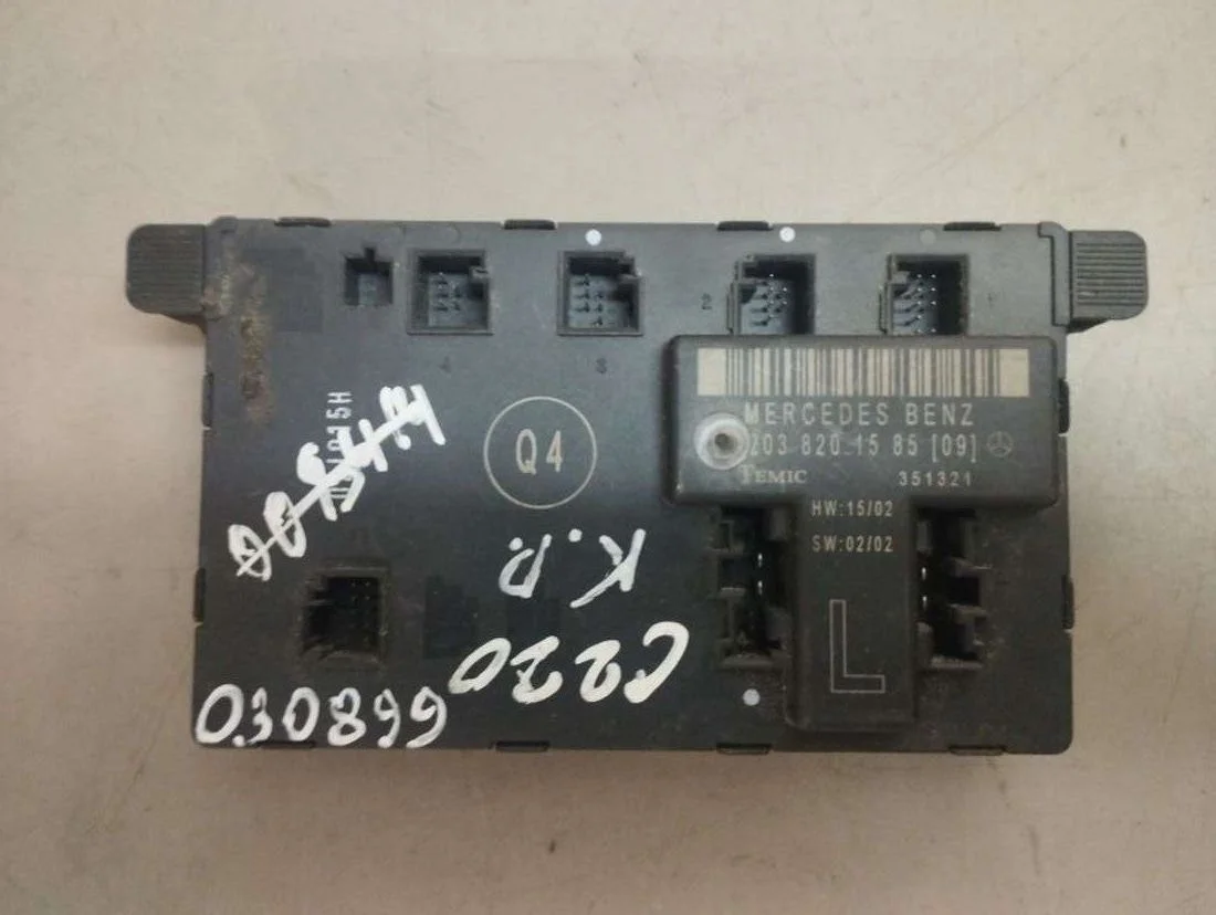 Блок управления двери передней левой 2038201585 Mercedes-Benz C W203 2.1 Дизель