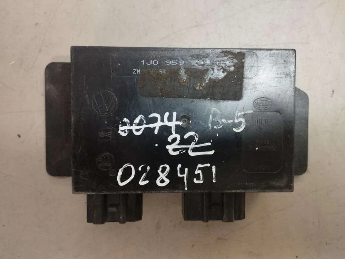 Блок комфорта 1J0959799AH Volkswagen Passat B5 2.5 Дизель