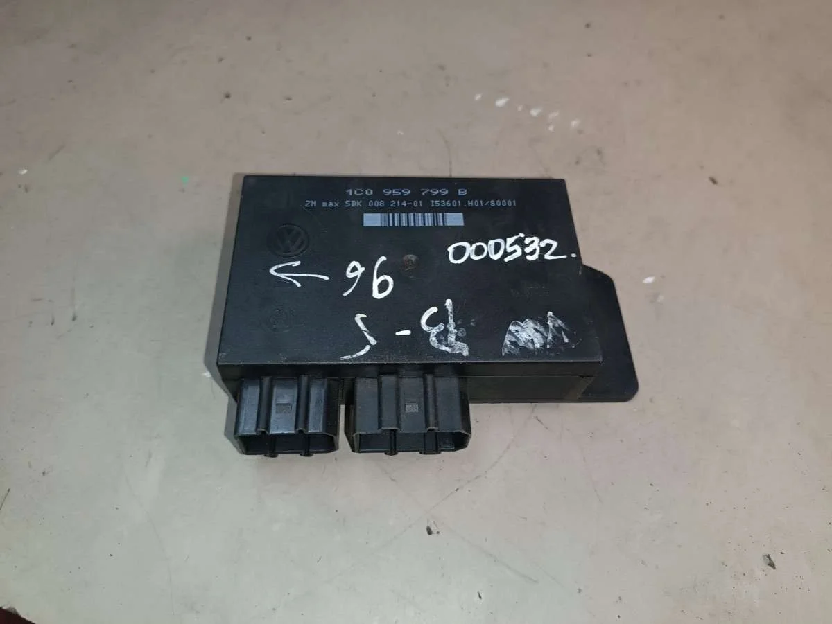 Блок комфорта 1C0959799B Volkswagen Passat B5 1.9 Дизель