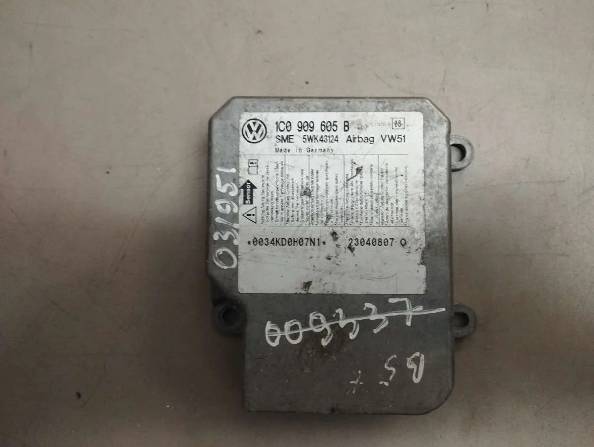 Блок AirBag 1C0909605B Volkswagen Passat B5 1.9 Дизель