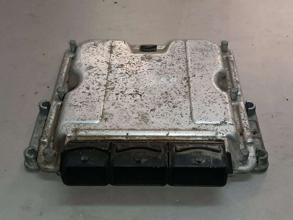 Блок управления двигателем 0281010556 Renault Laguna 2 1.9 Дизель
