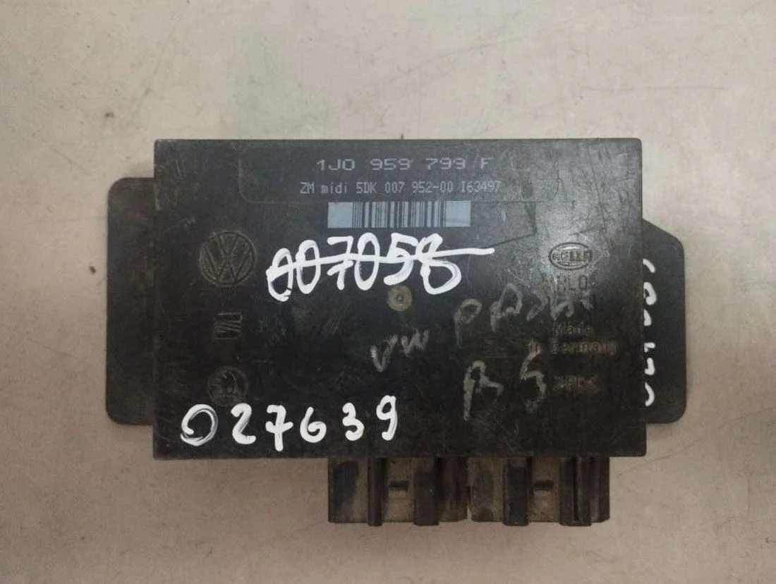 Блок комфорта 1J0959799F Volkswagen Golf 4 0