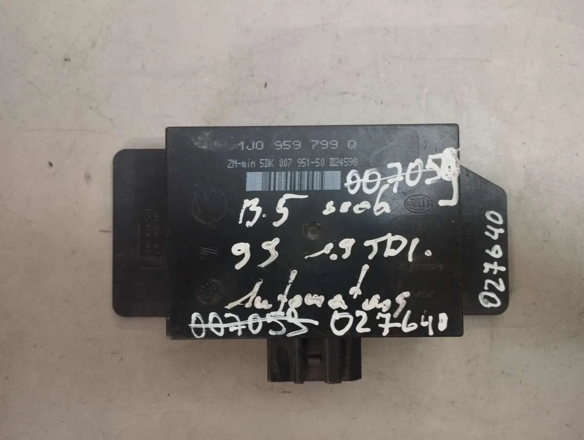 Блок комфорта 1J0959799Q Volkswagen Golf 4 1.6 Бензин