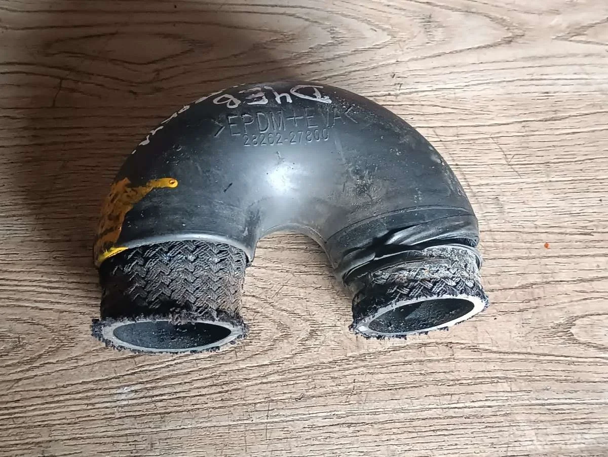 Патрубок интеркулера 2826227800 Hyundai Santa FE 2 (CM) 2.2 Дизель