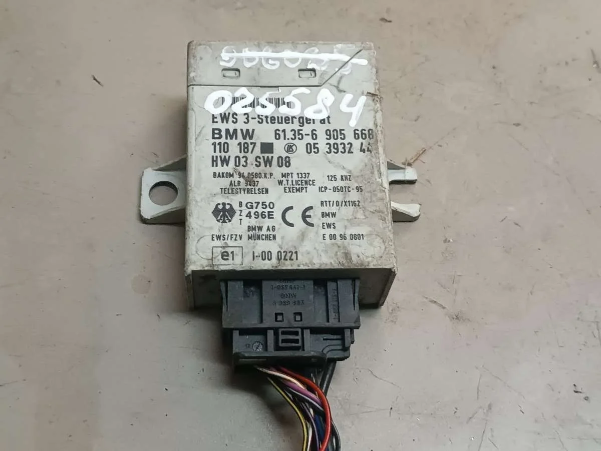 Иммобилайзер 61356905668 BMW 5 E39 2.0 Дизель