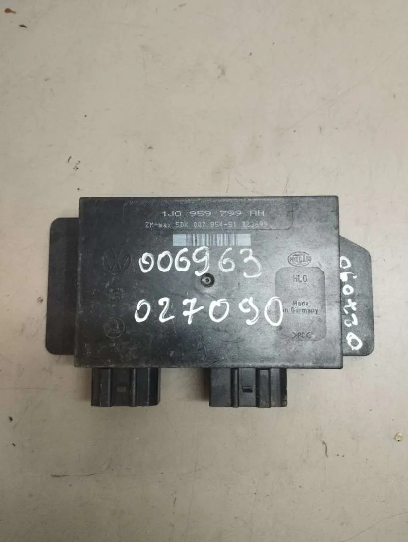 Блок комфорта 1J0959799AH Volkswagen Passat B5 2.5 Дизель