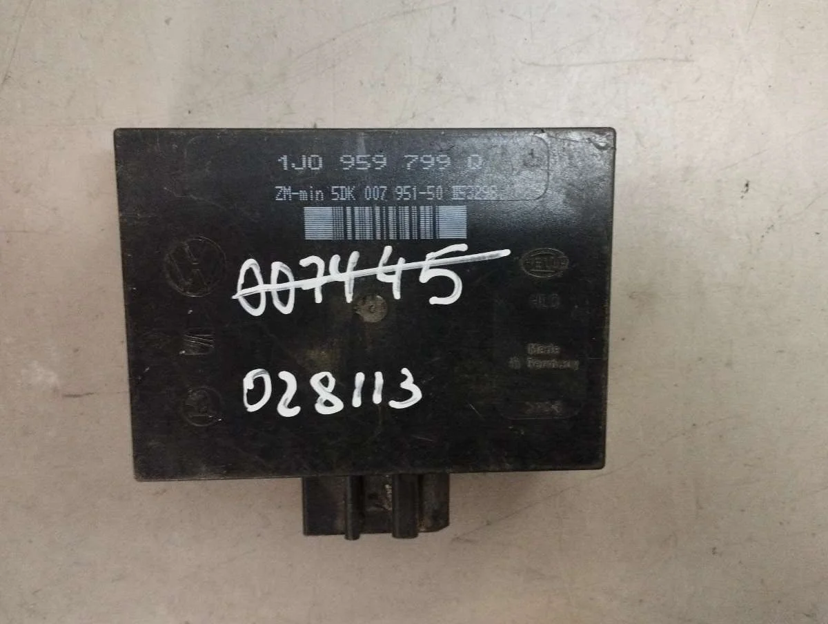 Блок комфорта 1J0959799Q Volkswagen Golf 4 1.6 Бензин