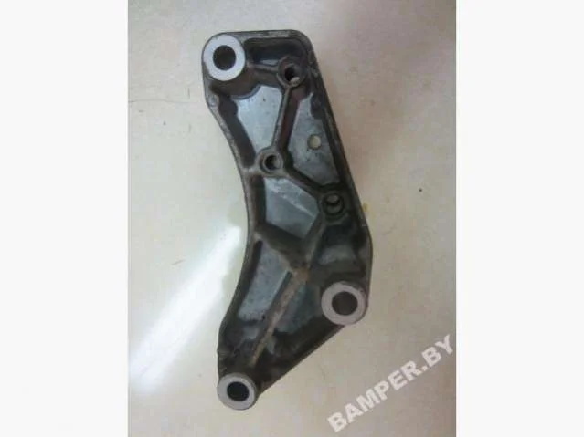 Кронштейн компрессора кондиционера 1K0260885B Volkswagen Tiguan 1.4 Бензин